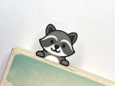 Raccoon Bookmark – clever and curious